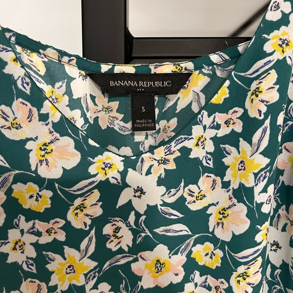 Banana Republic floral tank - Picture 2 of 3